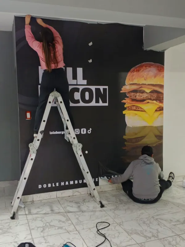 Trabajo de Merchandising realizado por RH Gráfica